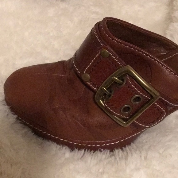 Coach mule heals - Picture 2 of 4